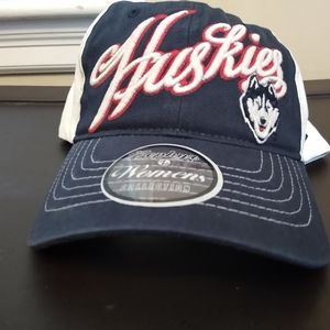 Women's NCAA Huskies Hat